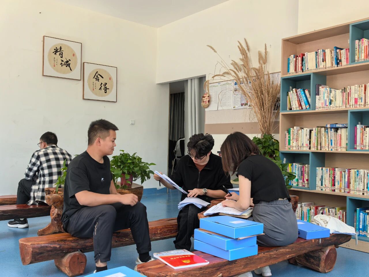 1762247373285024218.jpg 0537065ba31d1315e4bdb0254c413716.jpg